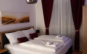Apartment Near Downtown